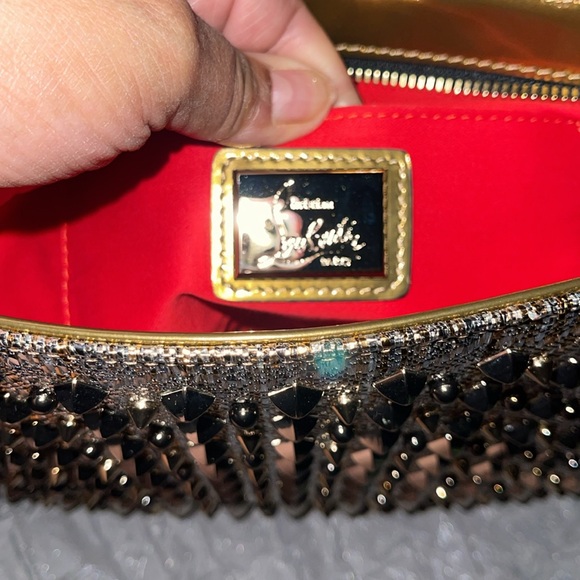 Preloved Louboutin clutch excellent condition size 12”W X 7 1/2”L silver n gold - Picture 5 of 17
